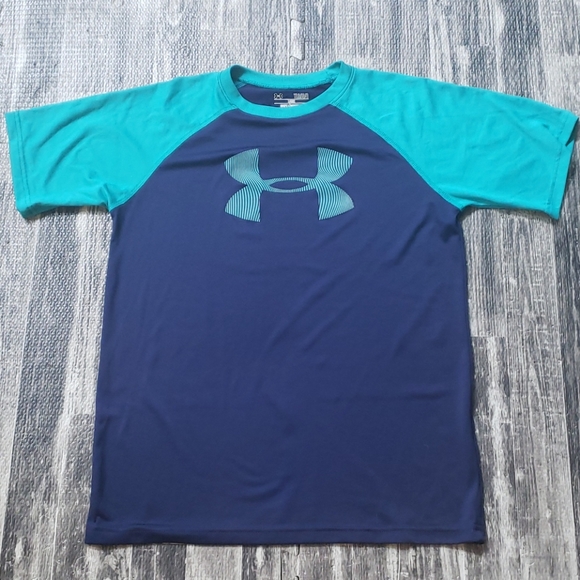 Under Armour Other - UNDER ARMOUR LOOSE FIT HEATGEAR T-SHIRT